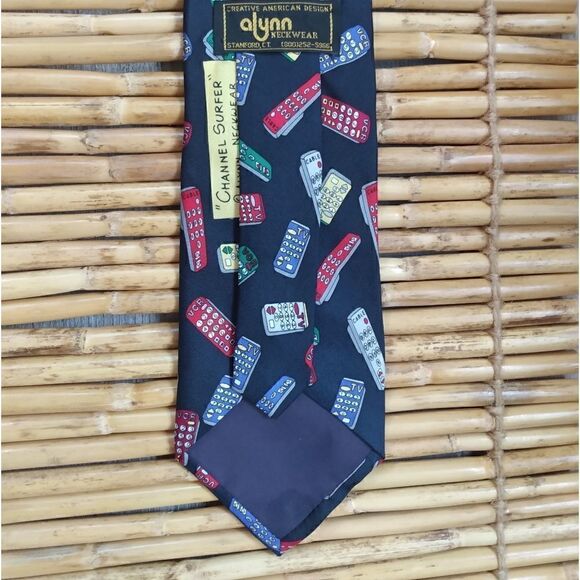 EUC VINTAGE ALYNN "Channel Surfing" Blue & Multicolored Remotes 100% Silk Tie - Picture 7 of 8